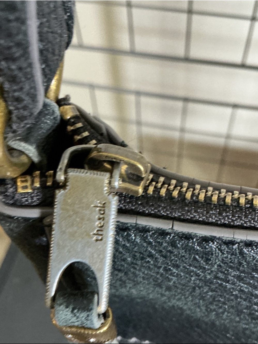 The Sak Black Pebbled Leather Crossbody Bag Brass Hardware Everyday Minimalist - Picture 5 of 12